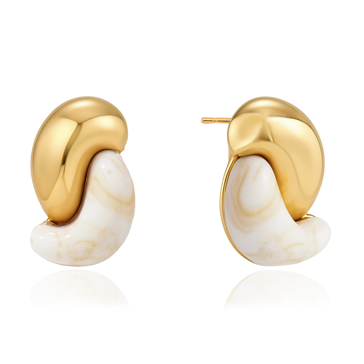 Alba Cream studs with a sculptural shape and softly marbled detailing