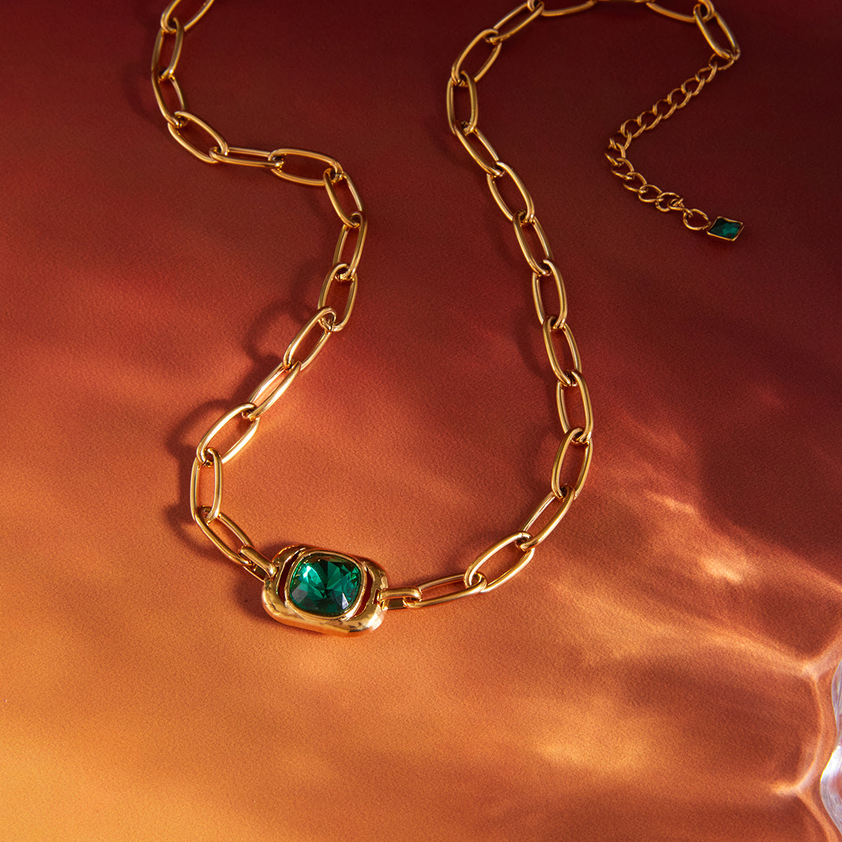 Emerald Linkup Neckpiece