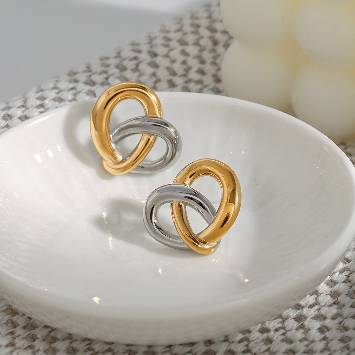 Two Toned Pretzels