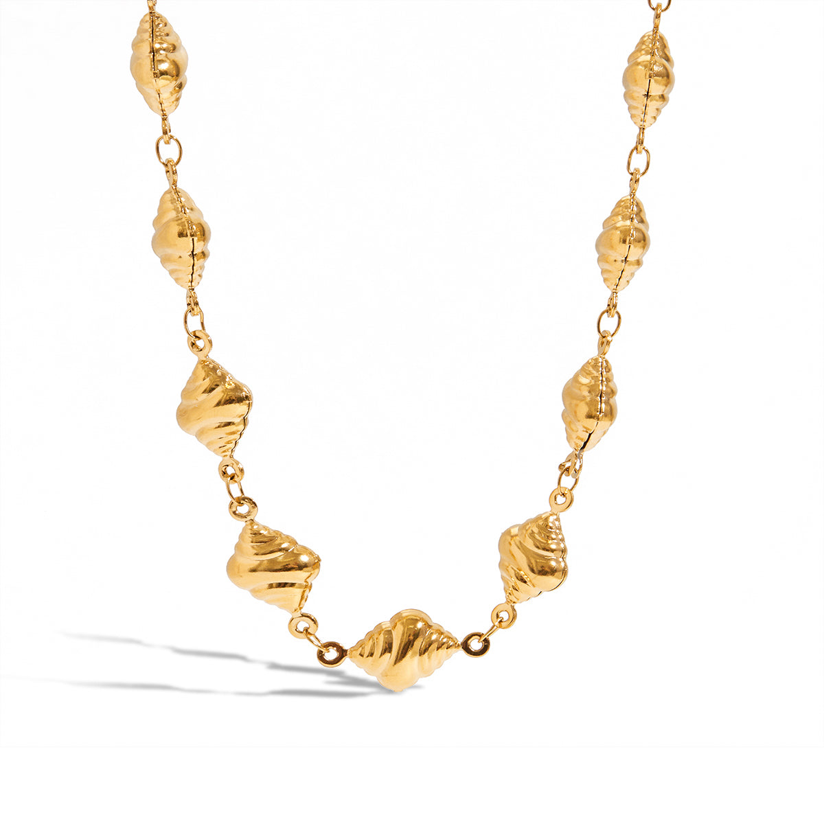 Chérie Croissant Necklace