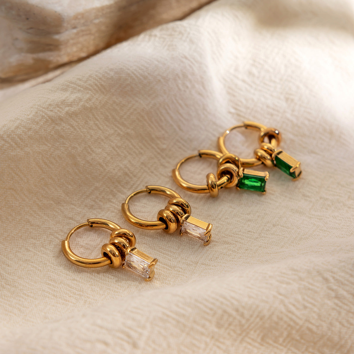 Running in circles drop earrings