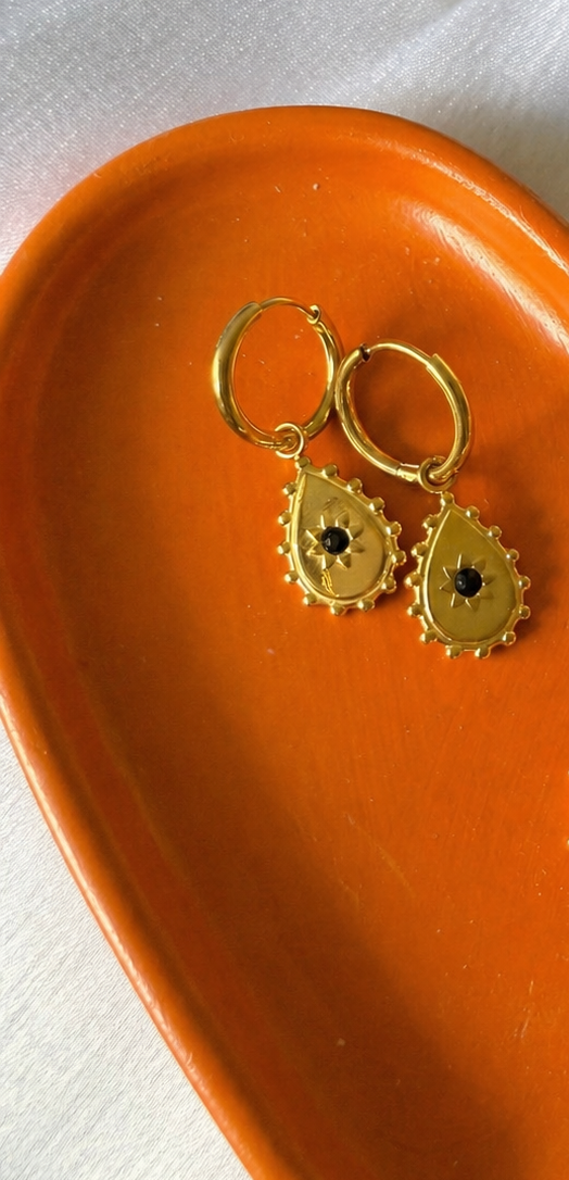 Two drop hoops earrings